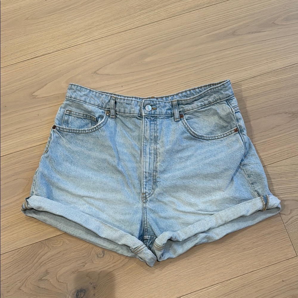 Zara - TRF HIGH-WAISTED MOM FIT DENIM SHORTS